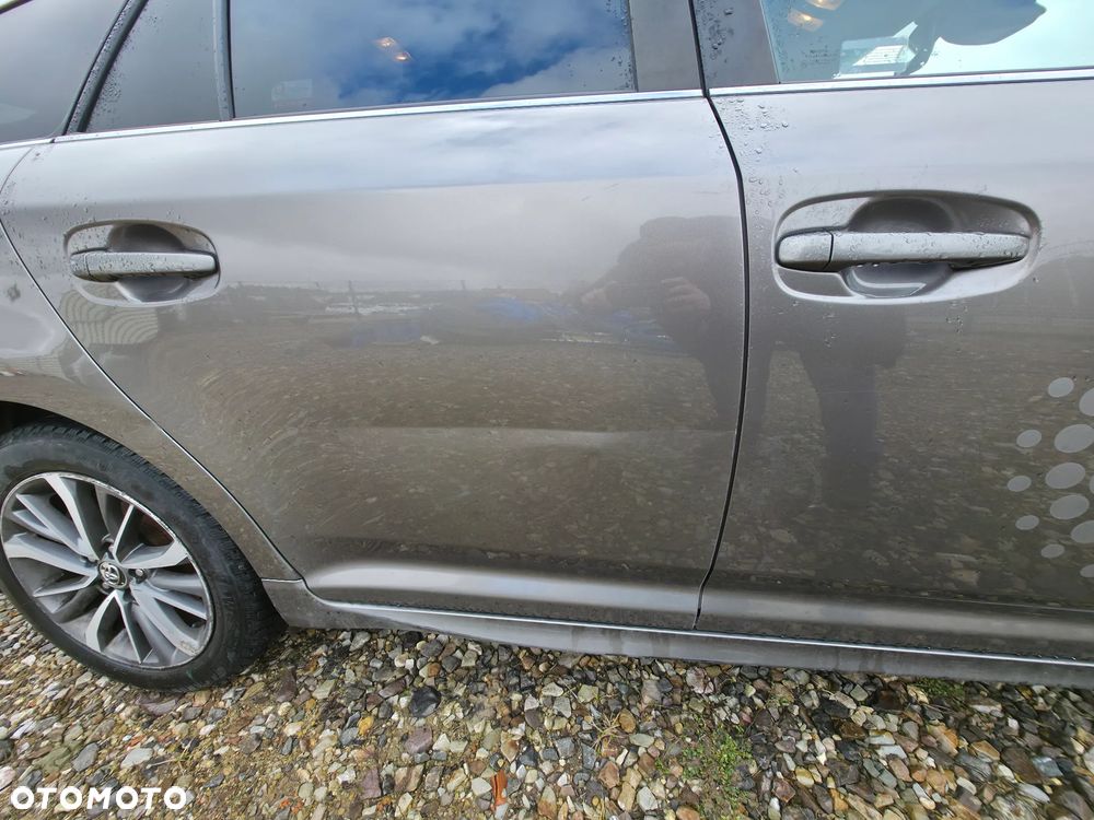 Toyota Avensis - 5
