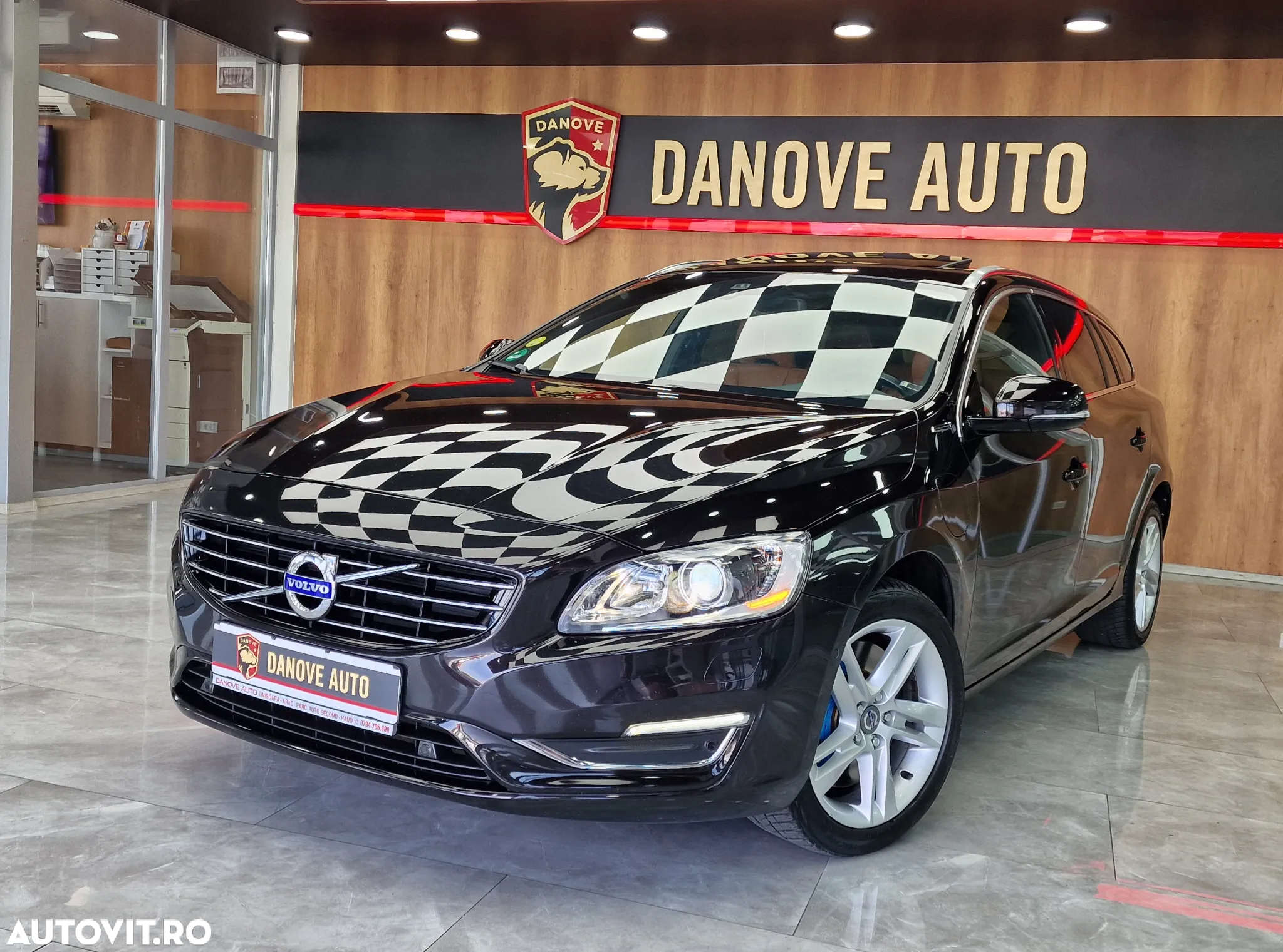 Volvo V60 D6 Plug-In-Hybrid AWD Geartronic Momentum - 9