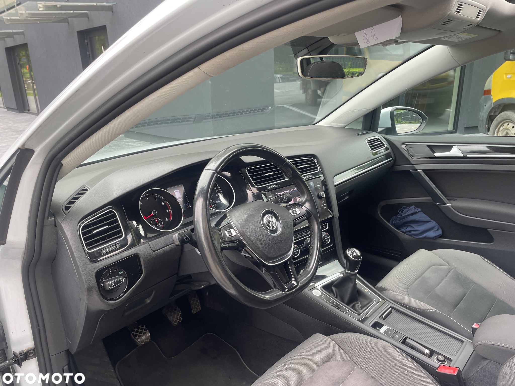 Volkswagen Golf - 8