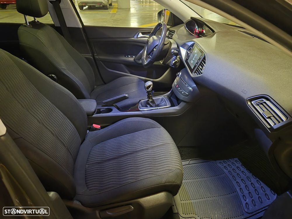Peugeot 308 SW BlueHDi 120 Stop & Start Style - 32