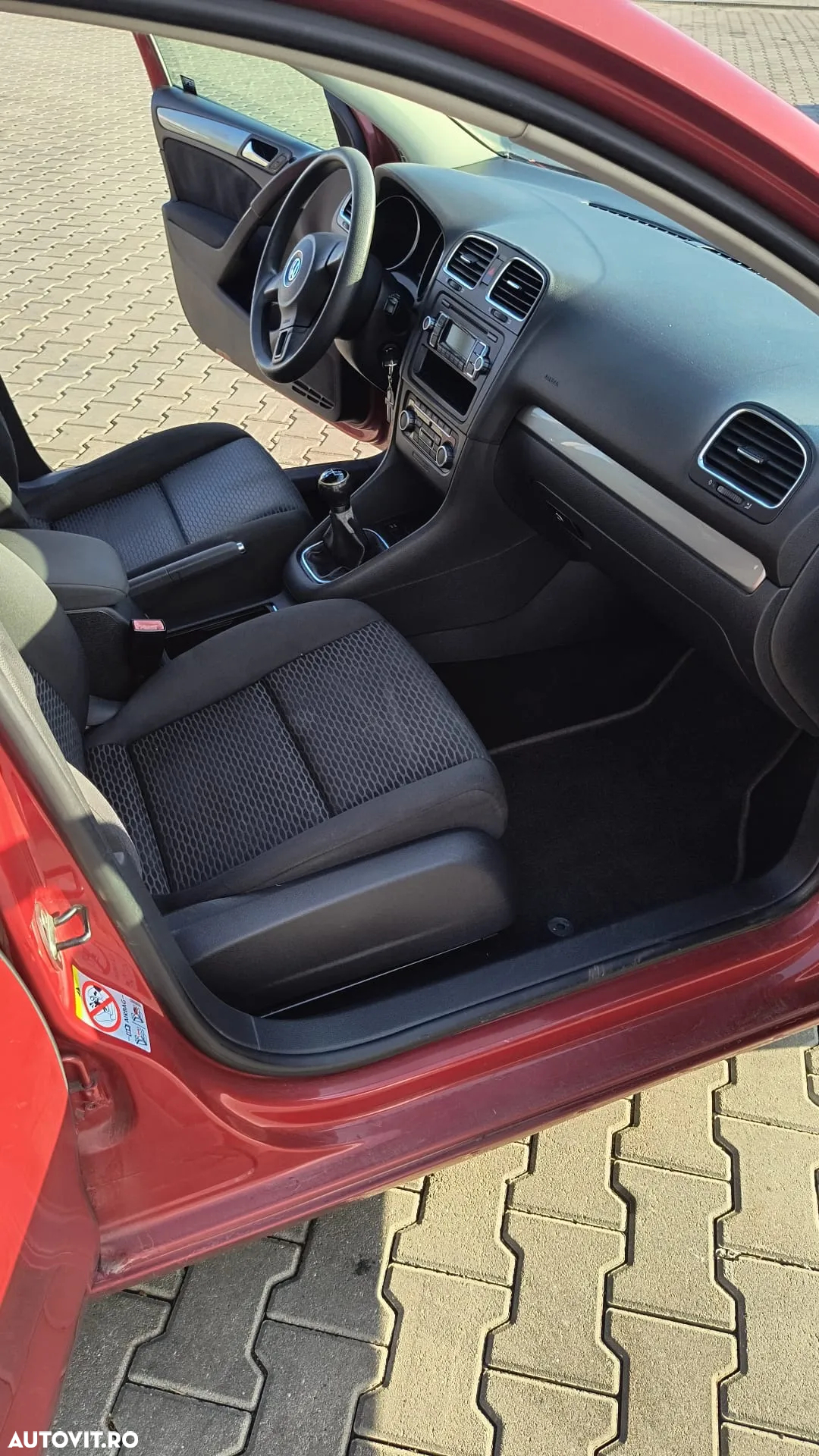 Volkswagen Golf - 6