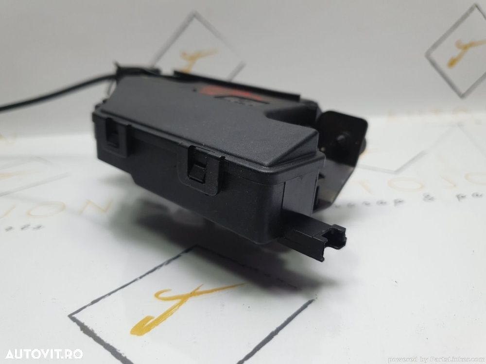 Broasca haion BMW 3 V (E90) [ 2004 - 2012 ] 320 i (N46 B20..) 110KW|150HP OEM 8196401 - 2