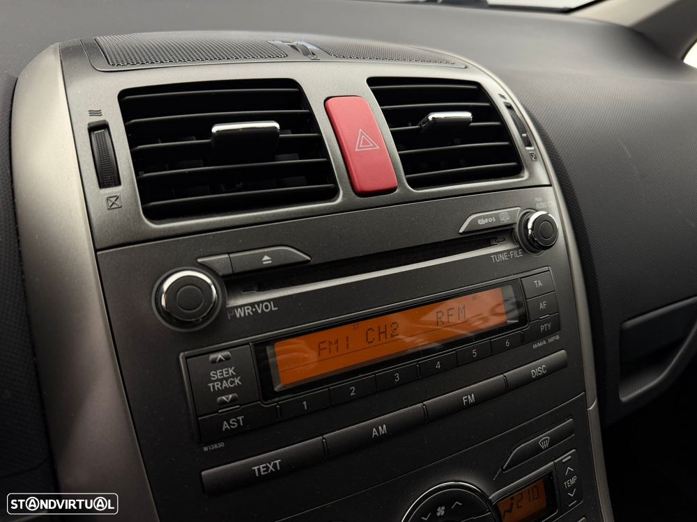 Toyota Auris 1.4 D-4D - 7