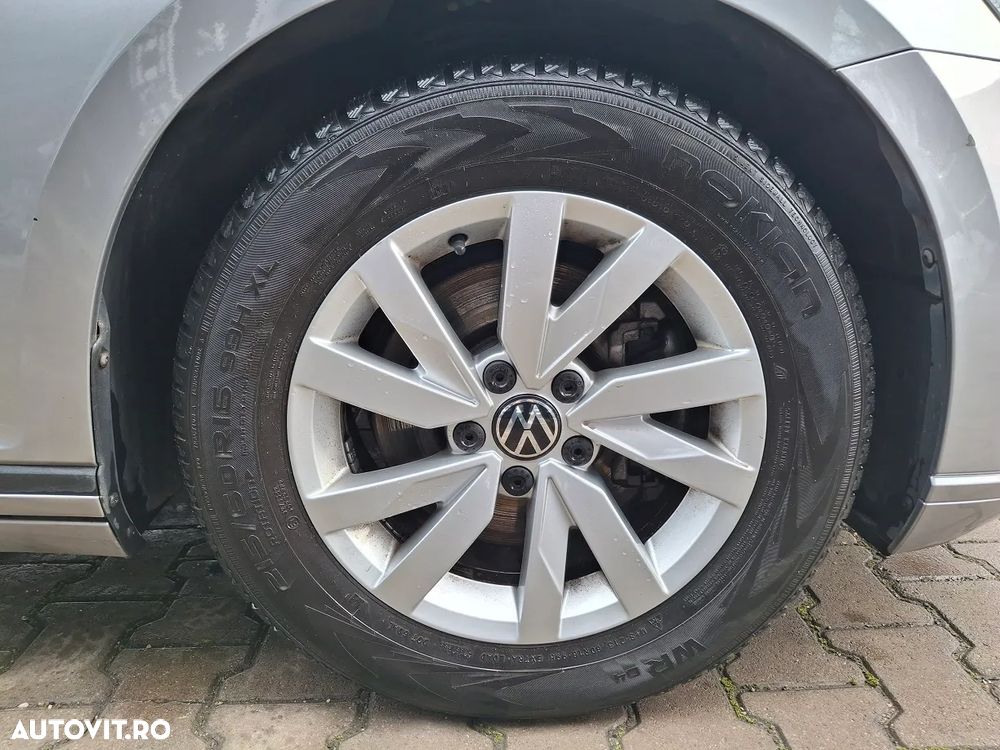 Volkswagen Passat 2.0 TDI DSG Advance - 24