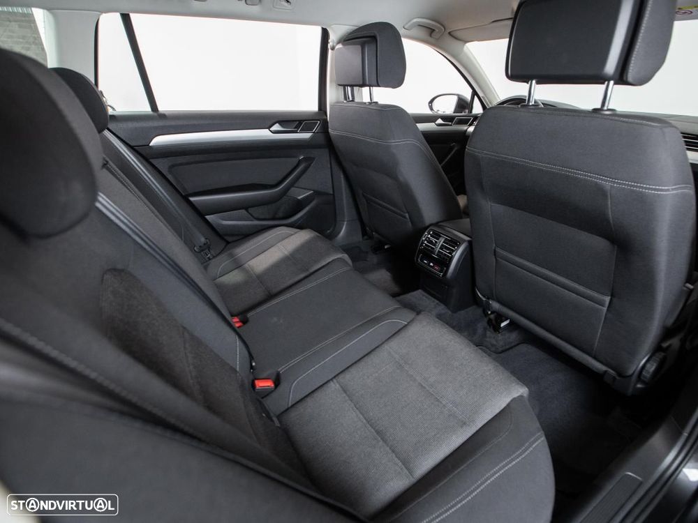VW Passat Variant 2.0 TDi Business Package DSG - 11