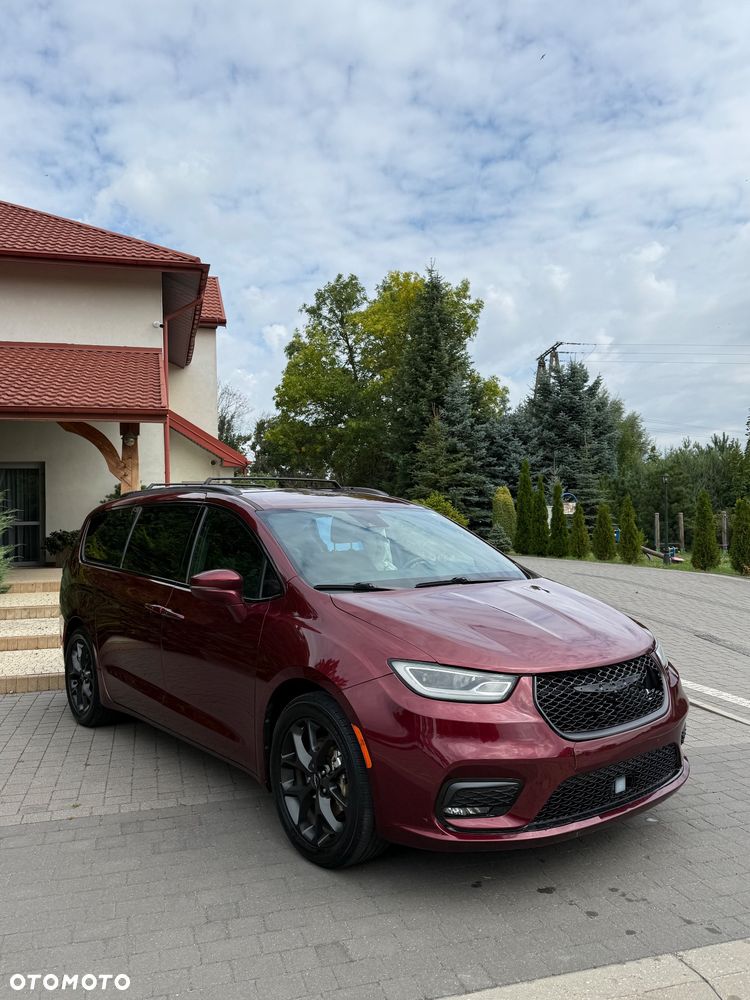 Chrysler Pacifica - 1