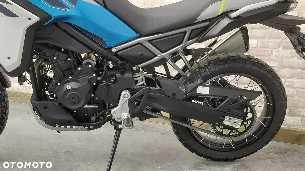 CFMoto MT - 11