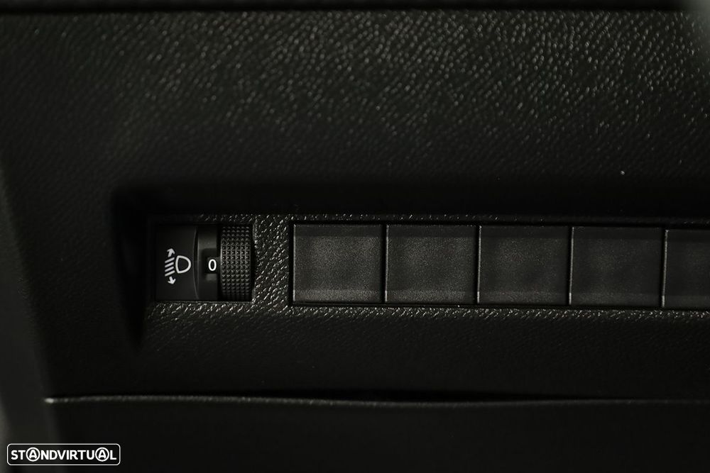 Peugeot 2008 1.2 PureTech Allure - 20