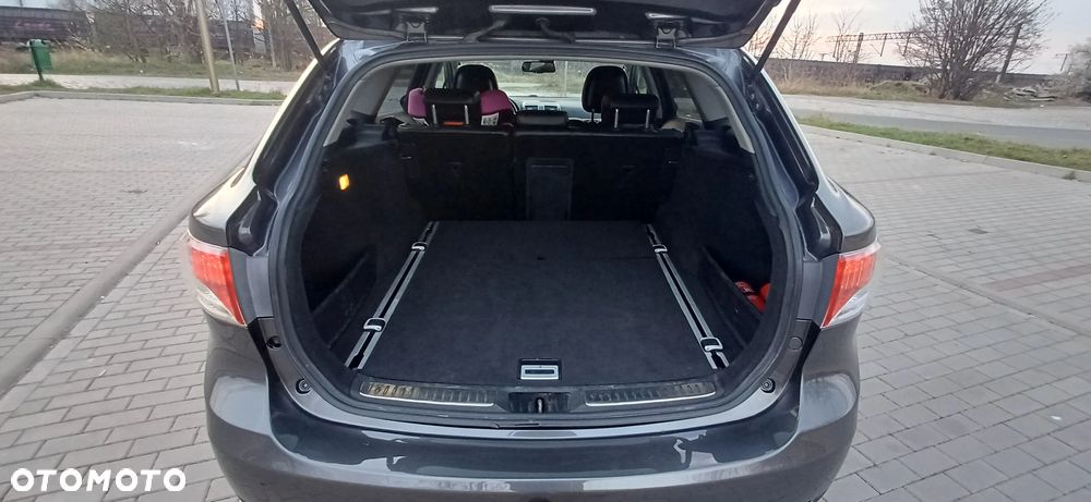 Toyota Avensis 2.2 D-4D Premium - 11