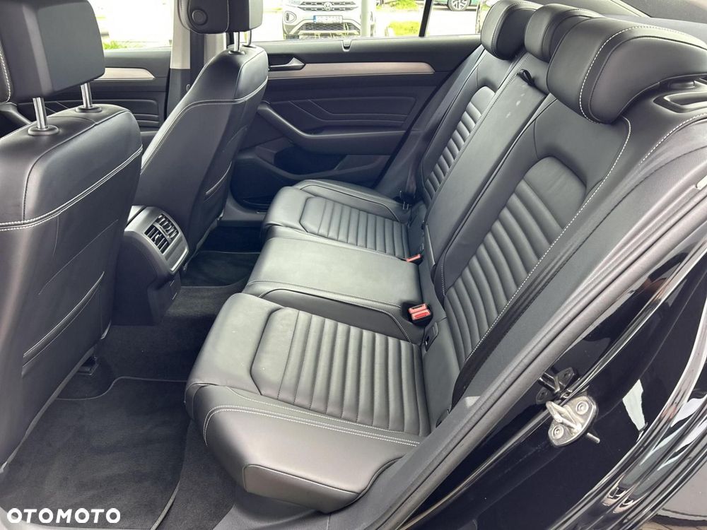 Volkswagen Passat - 18