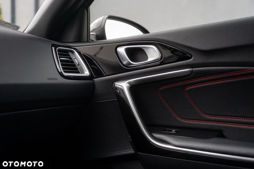 Kia ProCeed 1.6 T-GDI GT DCT - 22