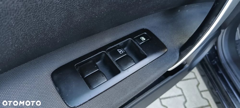 Nissan Qashqai 2.0 dCi 4x4 Tekna - 24