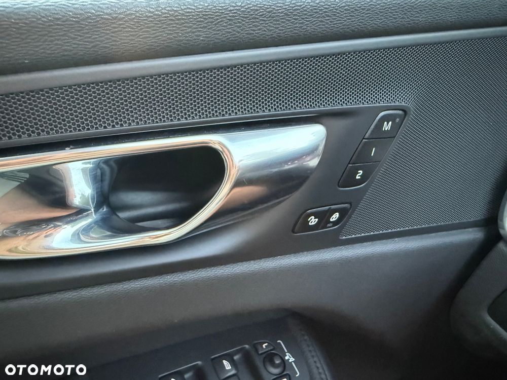 Volvo XC 60 B4 D Inscription - 30