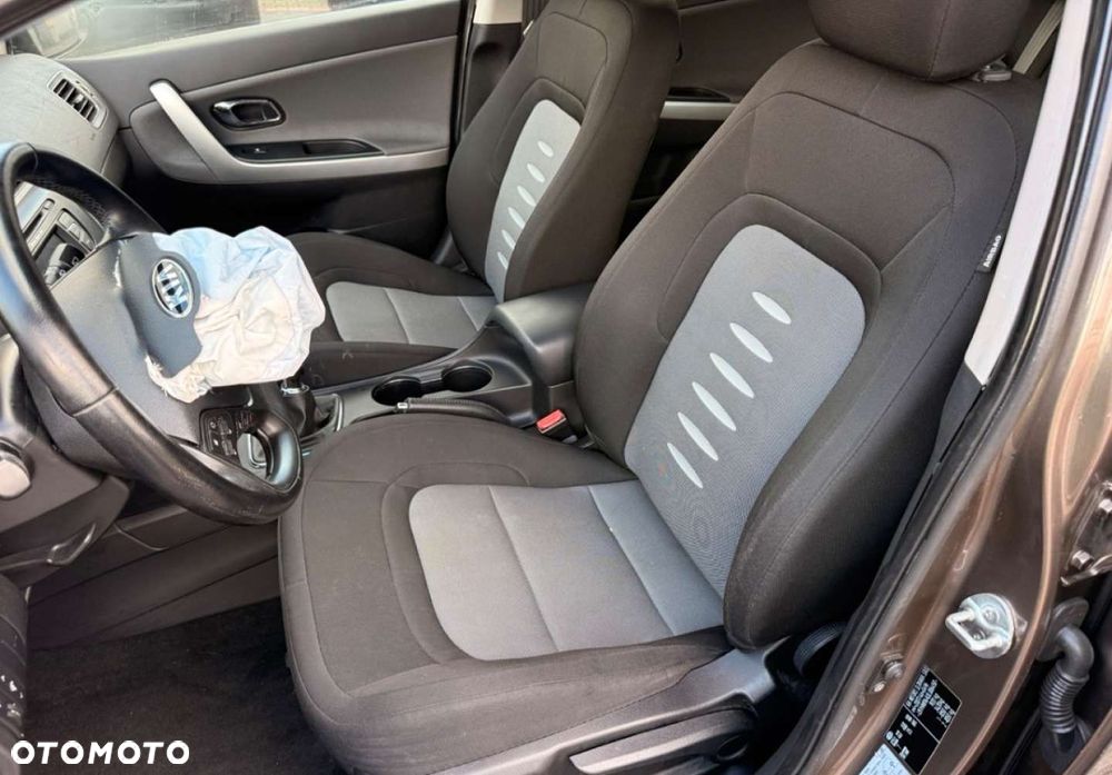 Kia Ceed - 13
