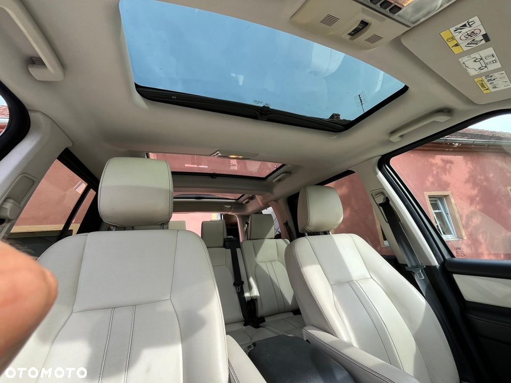 Land Rover Discovery 3.0D V6 HSE - 11