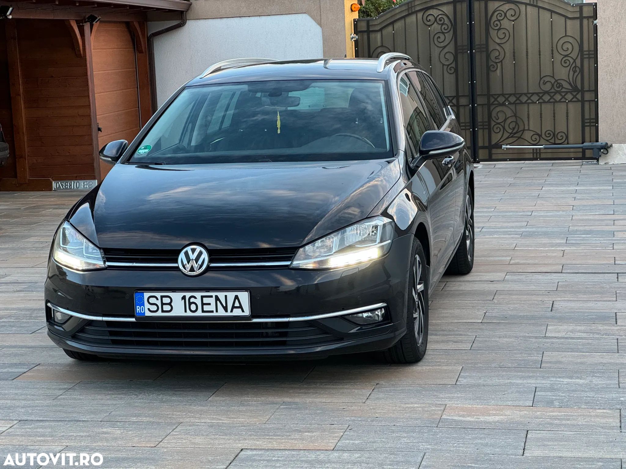 Volkswagen Golf 1.6 TDI SCR DSG Join - 1