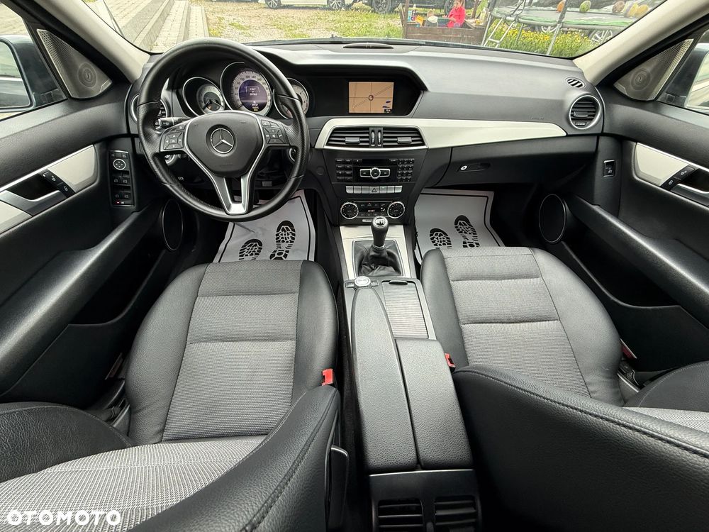Mercedes-Benz Klasa C 180 CDI Avantgarde Edition - 28