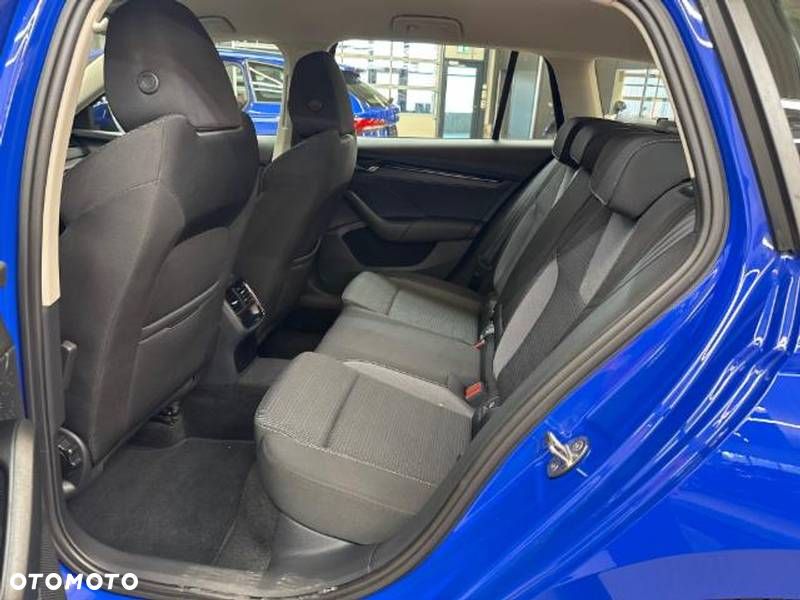 Skoda Octavia 2.0 TDI DSG Ambition - 9