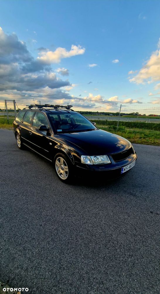 Volkswagen Passat 2.8 V6 4Motion Highline - 3
