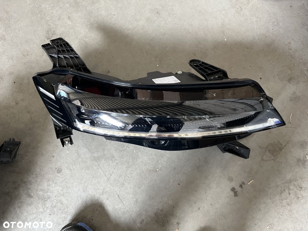 Lampa przednia prawa Renault Megane V E-TECH - 1