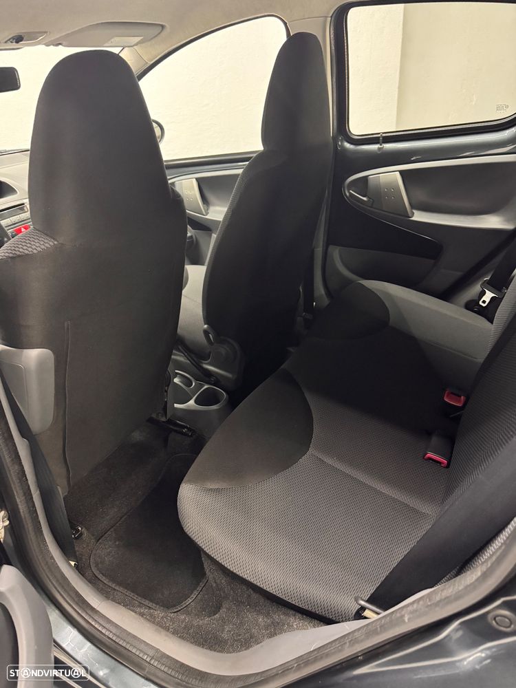 Toyota Aygo 1.0 Plus Sport Pack - 11