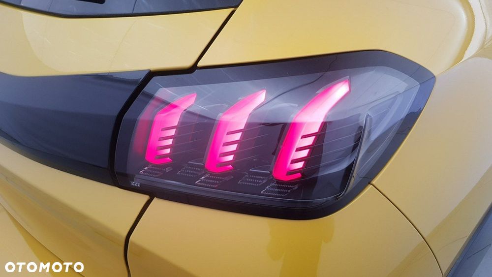 Peugeot 208 Allure - 12