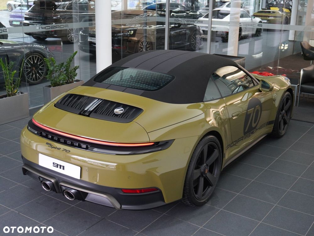 Porsche 911 Carrera T-Hybrid Spirit 70 - 17