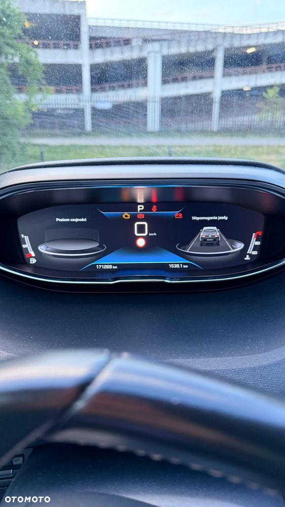 Peugeot 5008 1.2 PureTech Allure Pack S&S EAT8 - 17