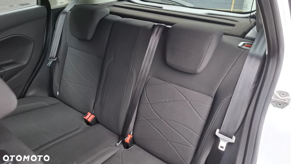 Ford Fiesta 1.6 TDCi SYNC Edition - 23