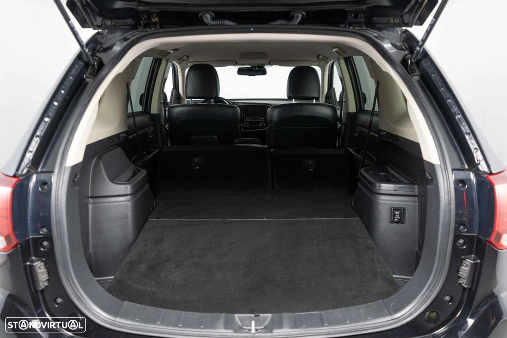Mitsubishi Outlander 2.4 Intense - 15