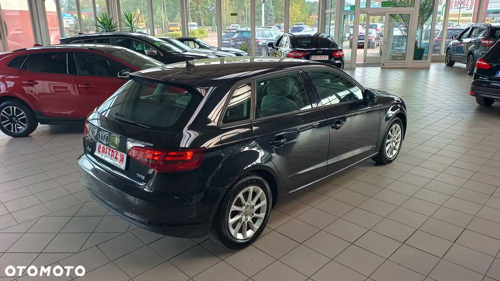 Audi A3 Sportback 1.4 TFSI Ambiente - 4