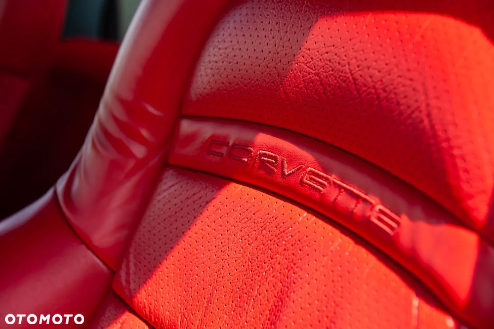 Chevrolet Corvette - 17