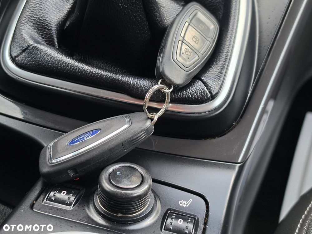 Ford Kuga 2.0 TDCi 4x4 Titanium - 36