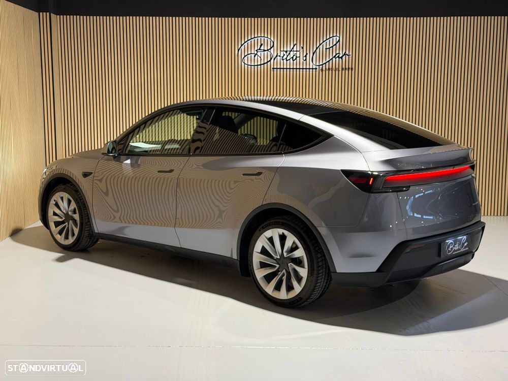 Tesla Model Y Long Range Dual Motor AWD - 3