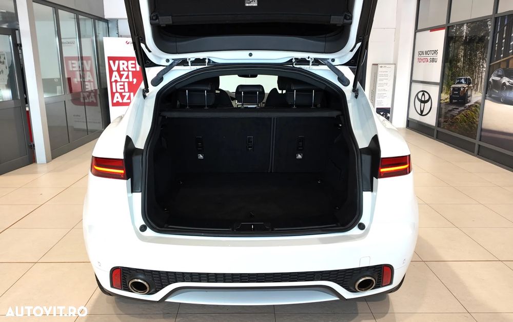 Jaguar E-Pace P200 AWD R-Dynamic S - 35