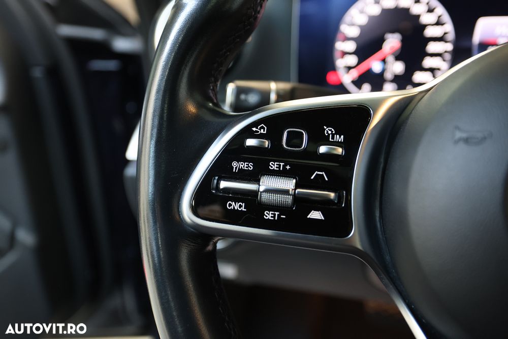 Mercedes-Benz E 300 de 4Matic 9G-TRONIC AMG Line - 29