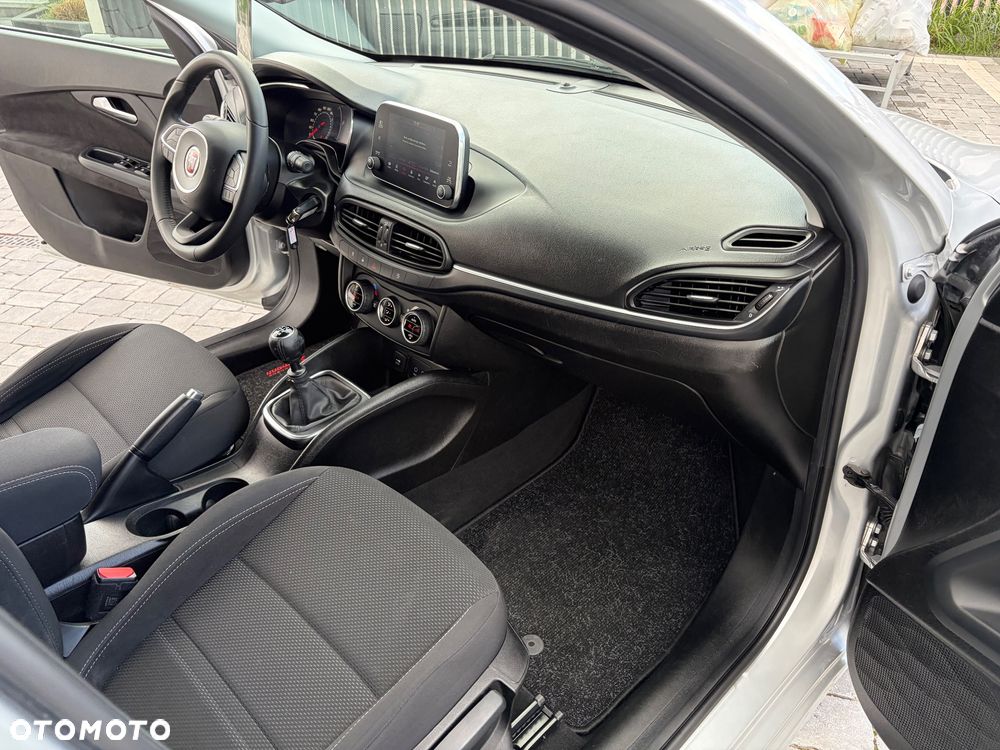 Fiat Tipo 1.4 T-Jet 16v Lounge - 35