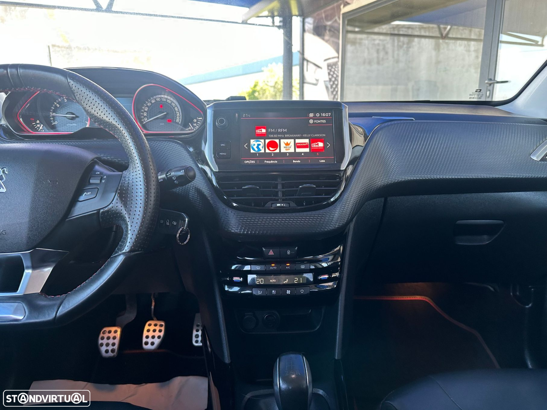 Peugeot 2008 1.2 PureTech GT Line - 25