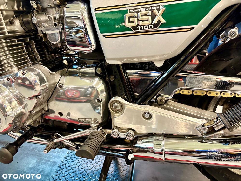 Suzuki GSX - 17
