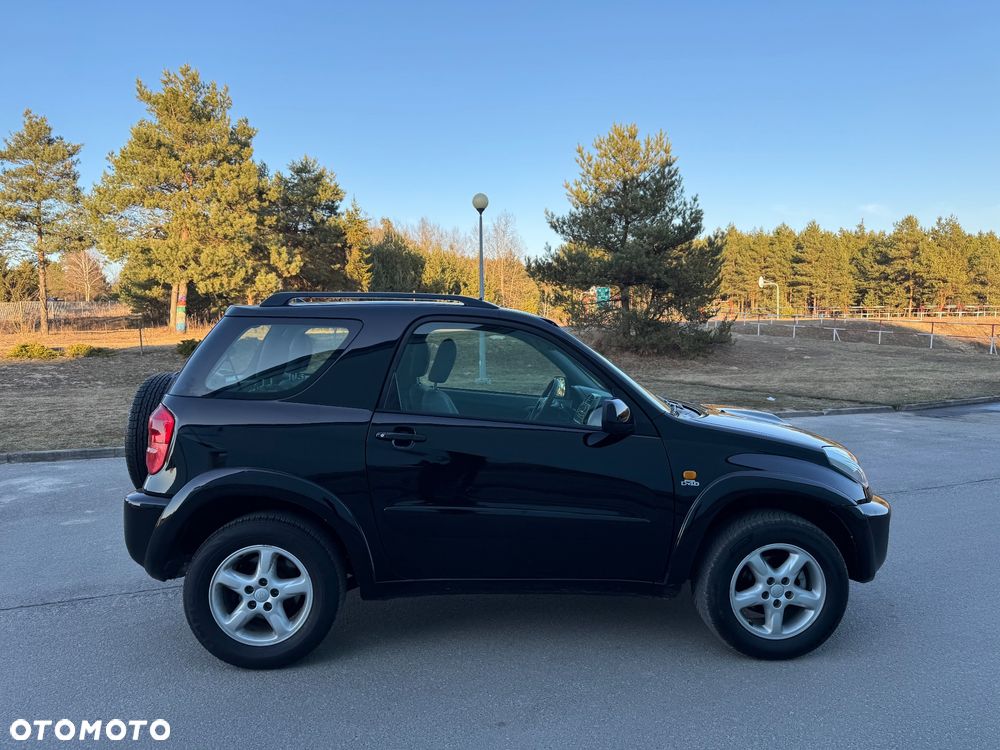 Toyota RAV4 D-4D 4x4 - 17