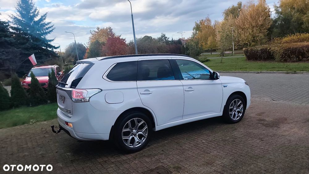 Mitsubishi Outlander 2.0 4WD Top - 35
