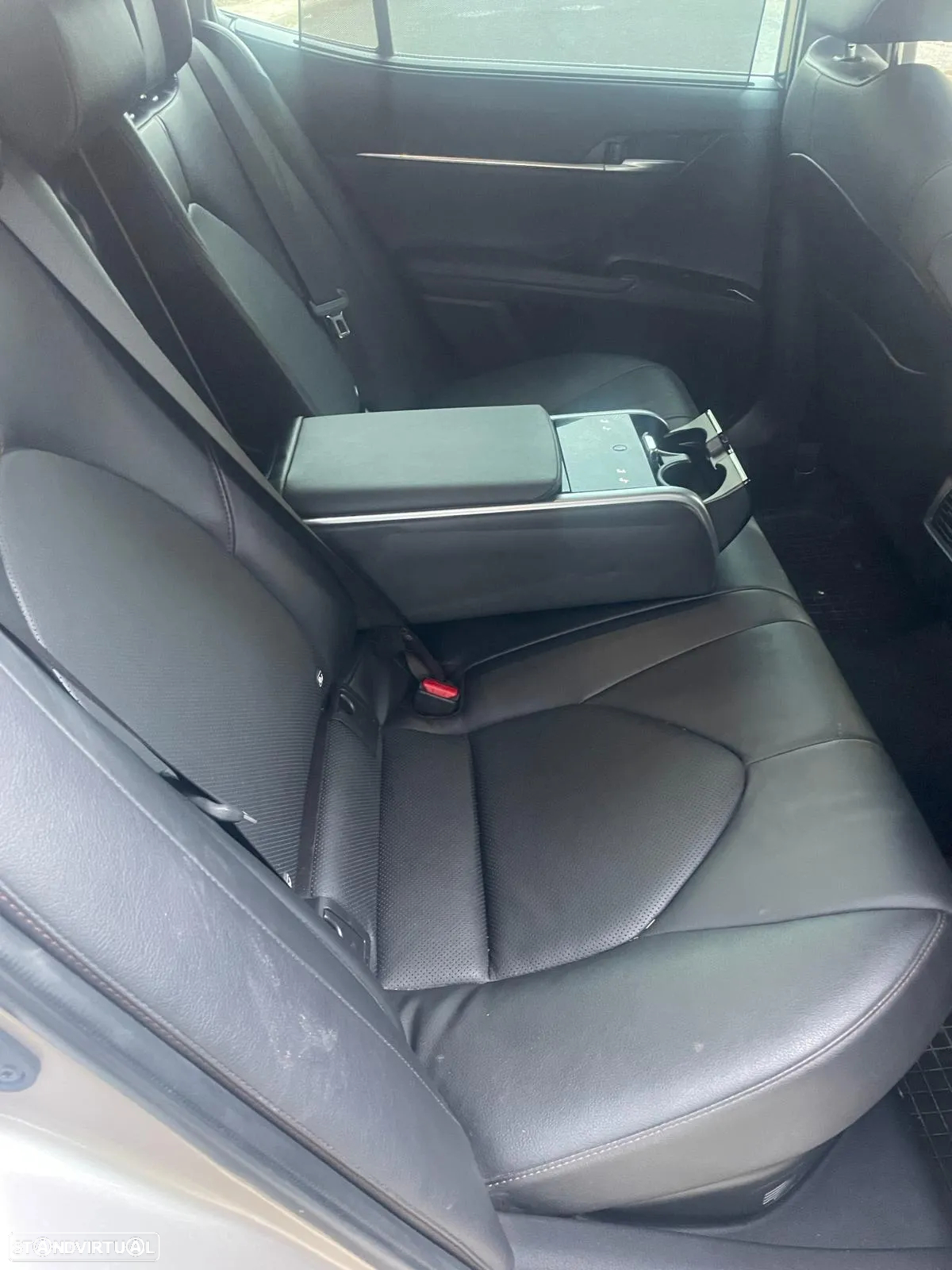 Toyota Camry 2.5 Hybrid Luxury - 12