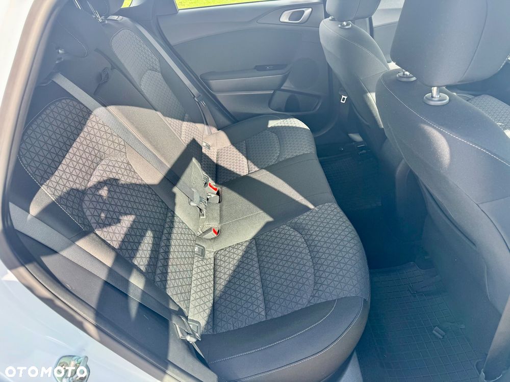 Kia Ceed - 16