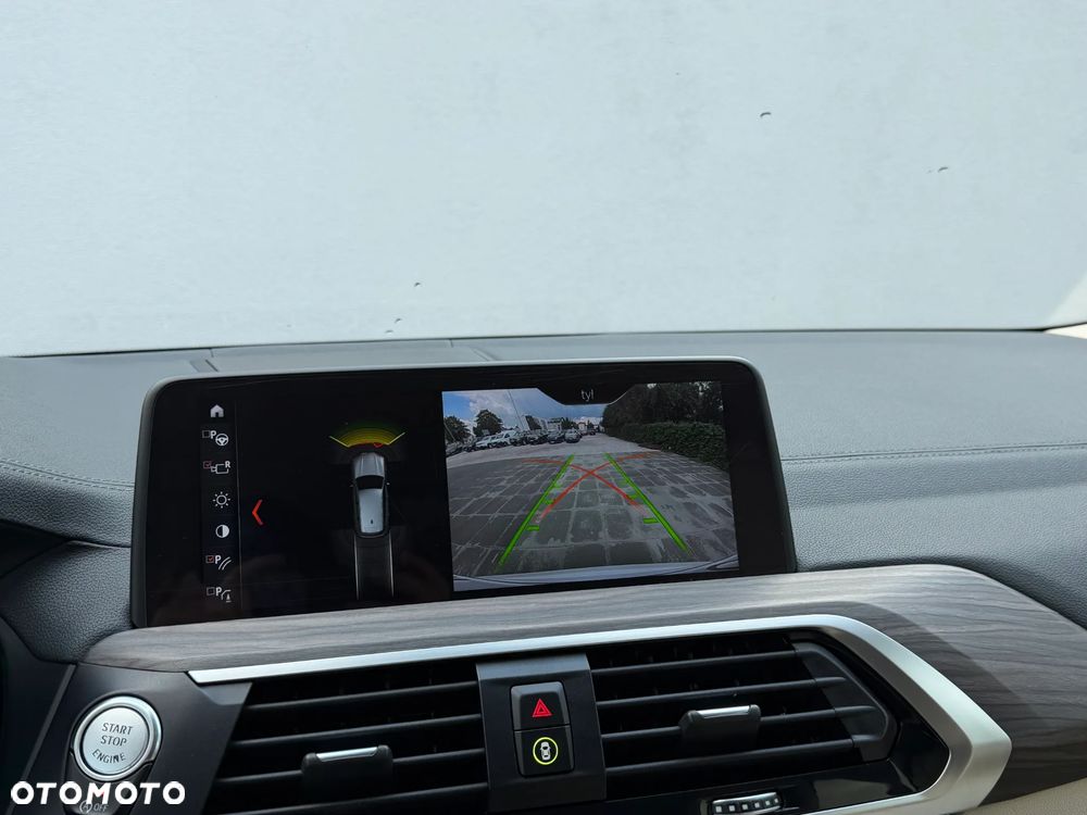BMW X3 xDrive20d Luxury Line - 16