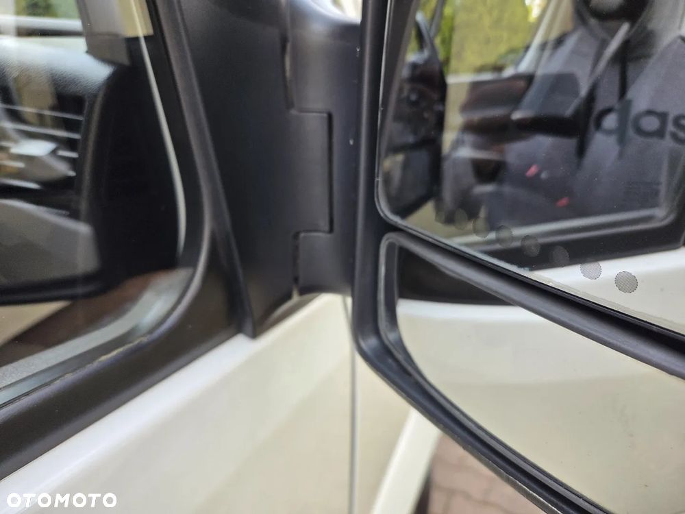 Mercedes-Benz Sprinter - 25