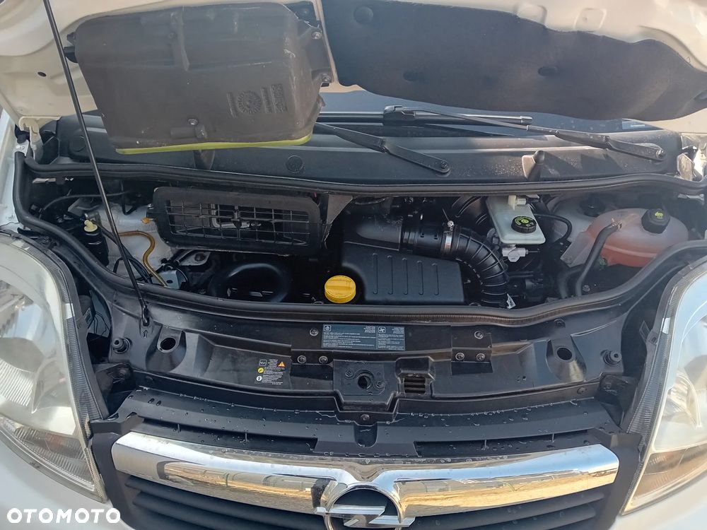 Opel Vivaro - 25