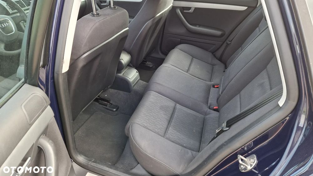 Audi A4 Avant - 16