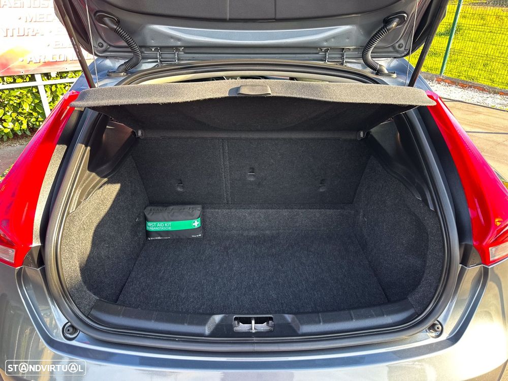Volvo V40 2.0 D2 Momentum - 11
