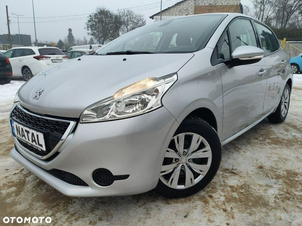 Peugeot 208 - 1