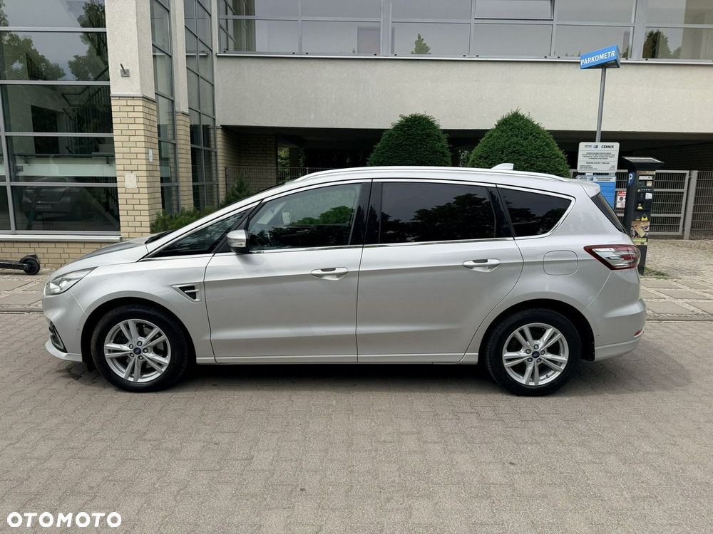 Ford S-Max - 12